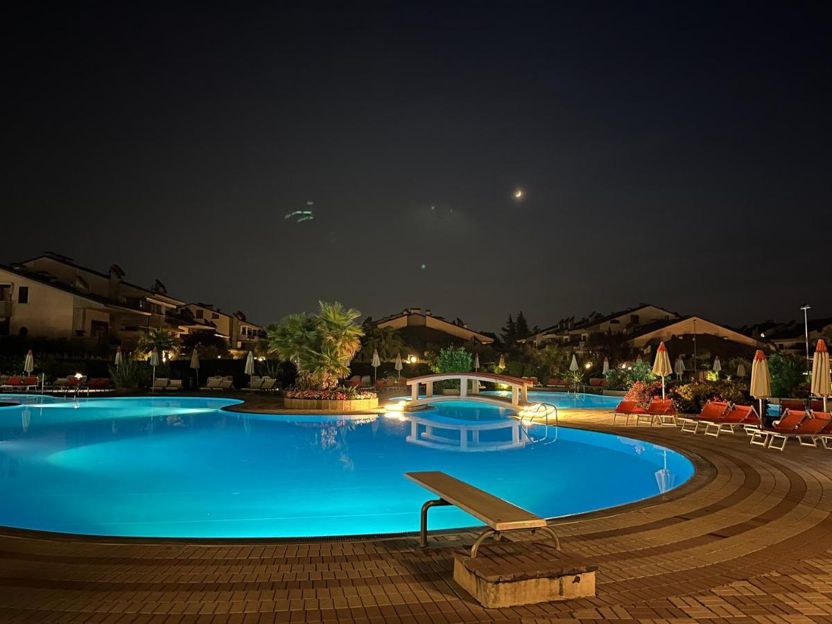 Green Apartment And Pools Desenzano del Garda Ngoại thất bức ảnh