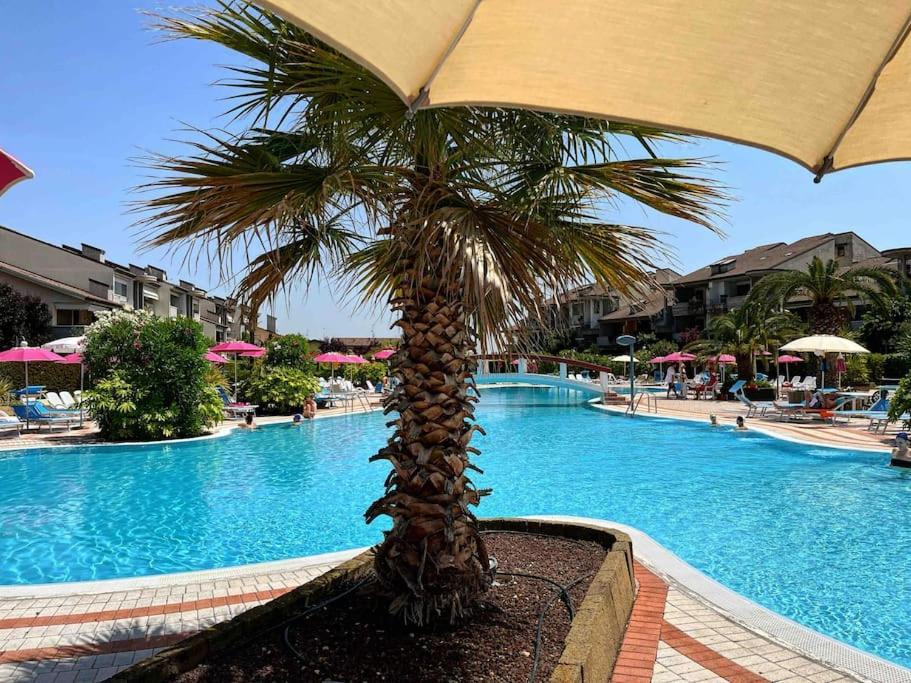 Green Apartment And Pools Desenzano del Garda Ngoại thất bức ảnh