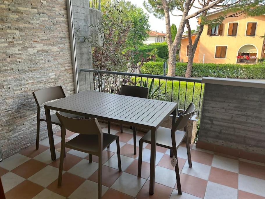 Green Apartment And Pools Desenzano del Garda Ngoại thất bức ảnh