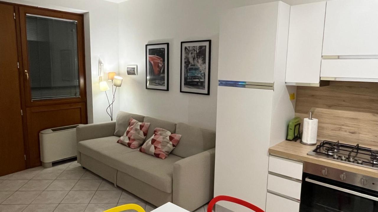 Green Apartment And Pools Desenzano del Garda Ngoại thất bức ảnh